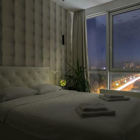 Black&White Apartment In Smart Plaza Киев Экстерьер фото