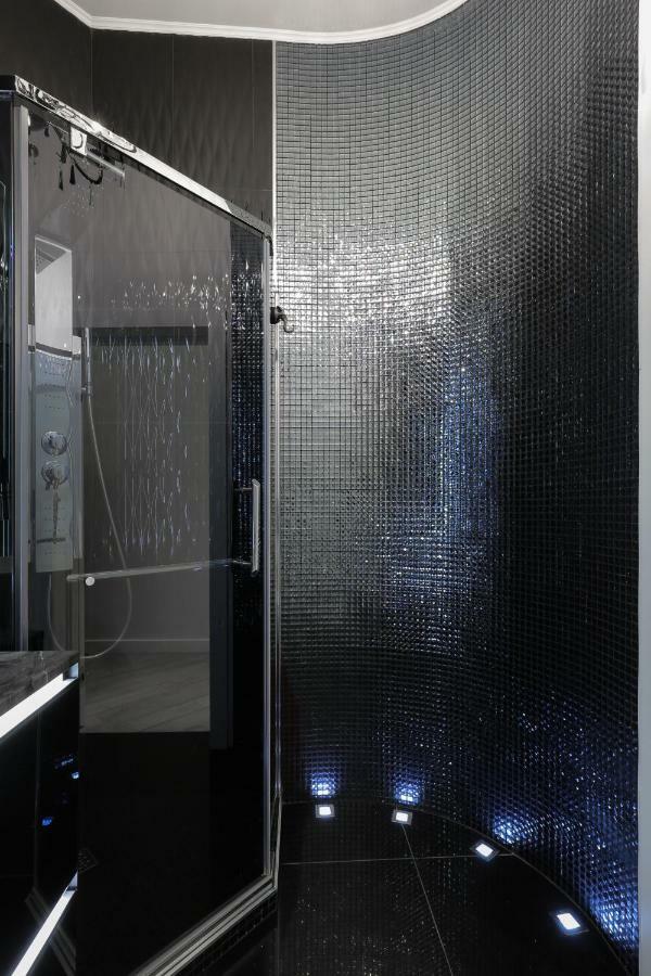 Black&White Apartment In Smart Plaza Киев Экстерьер фото