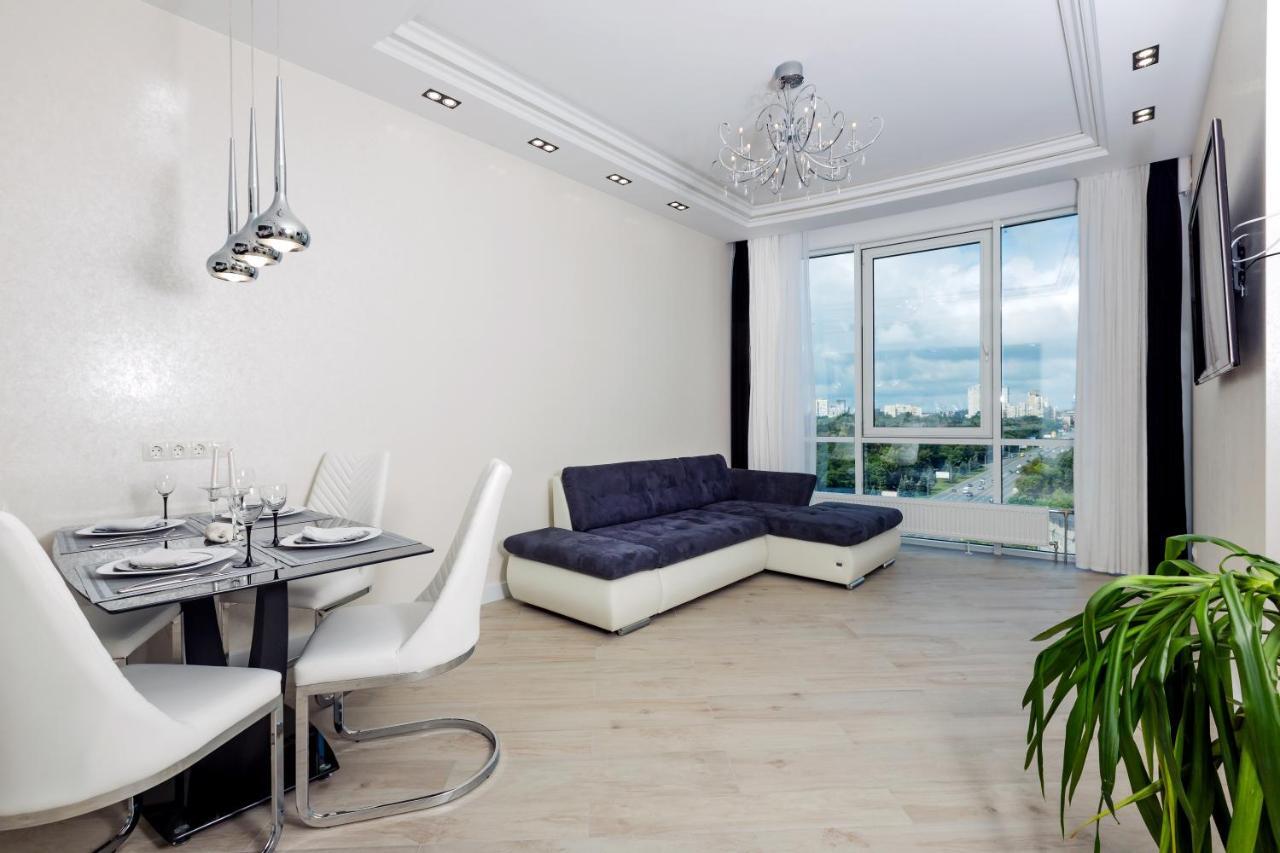 Black&White Apartment In Smart Plaza Киев Экстерьер фото